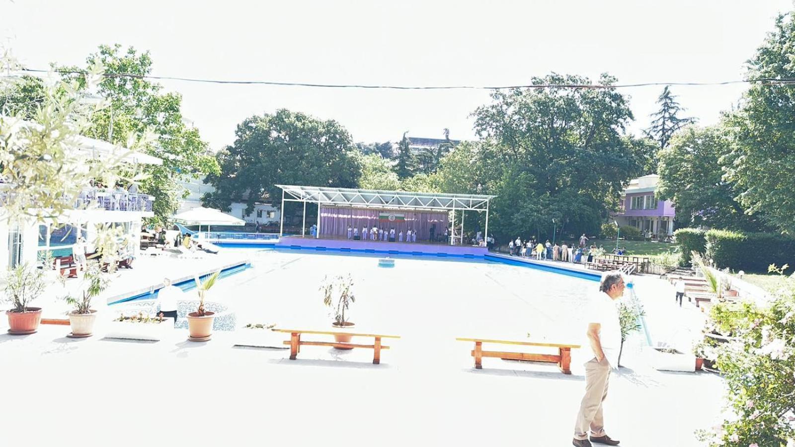 Хотел Рива Golden Sands Esterno foto