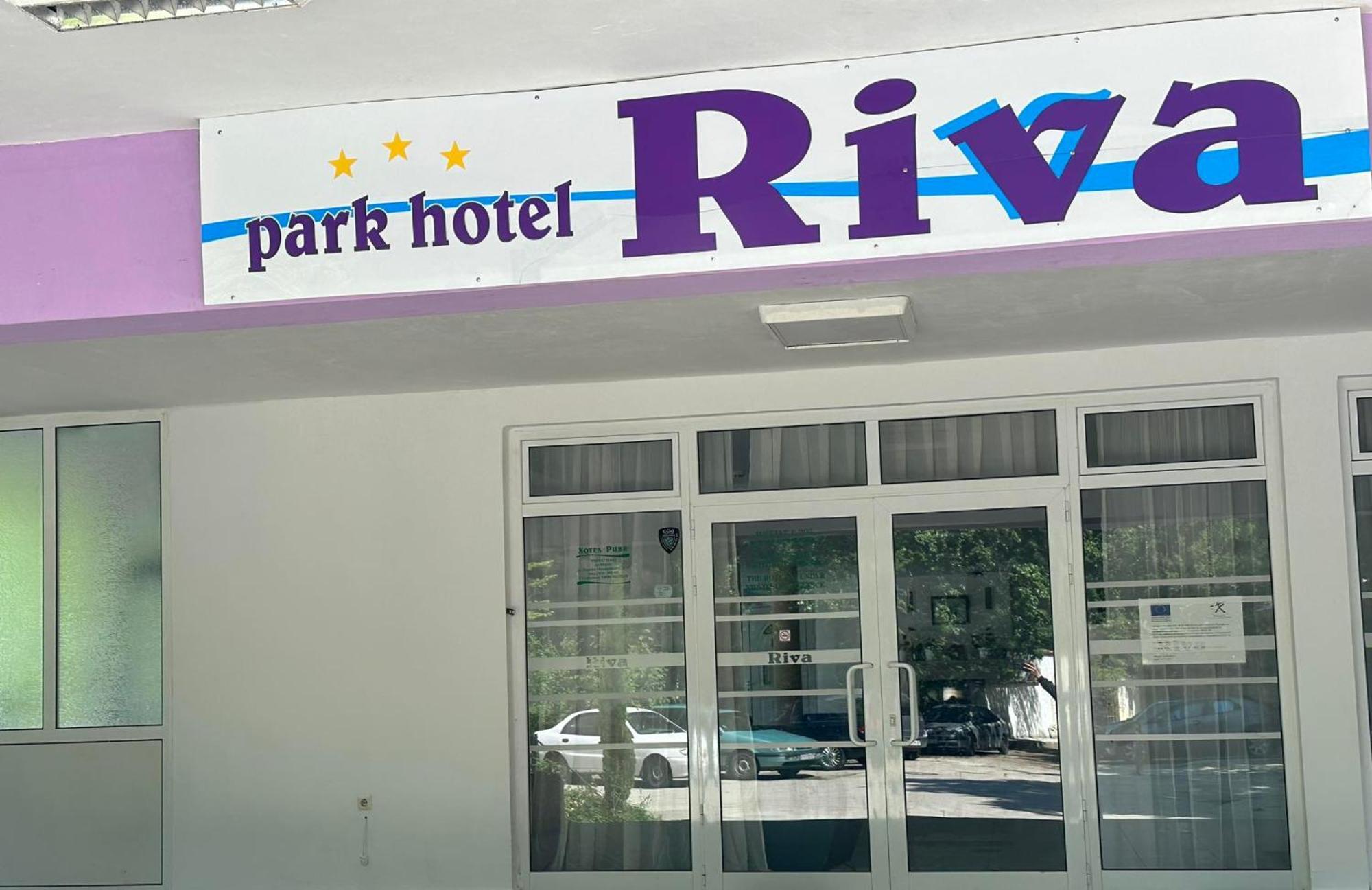 Хотел Рива Golden Sands Esterno foto