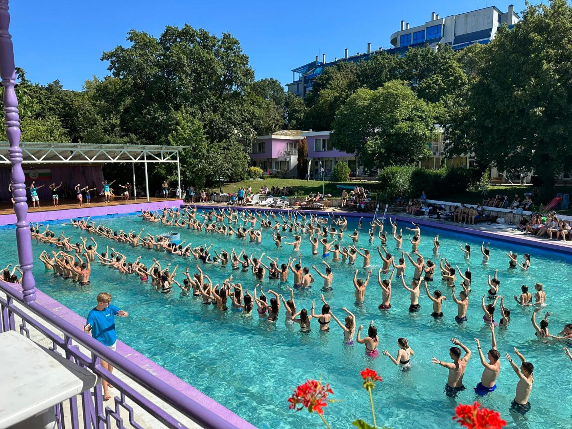 Хотел Рива Golden Sands Esterno foto
