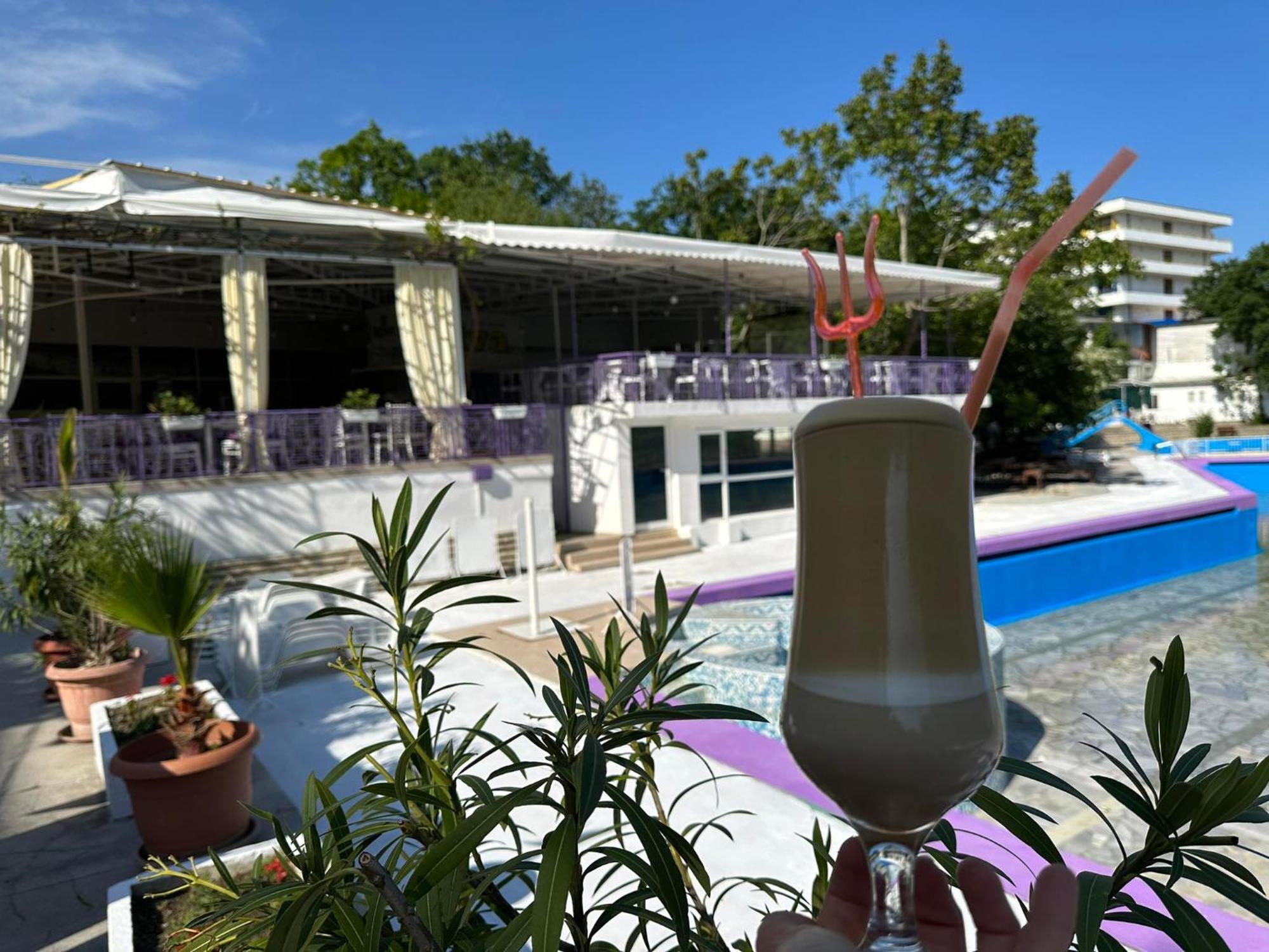 Хотел Рива Golden Sands Esterno foto