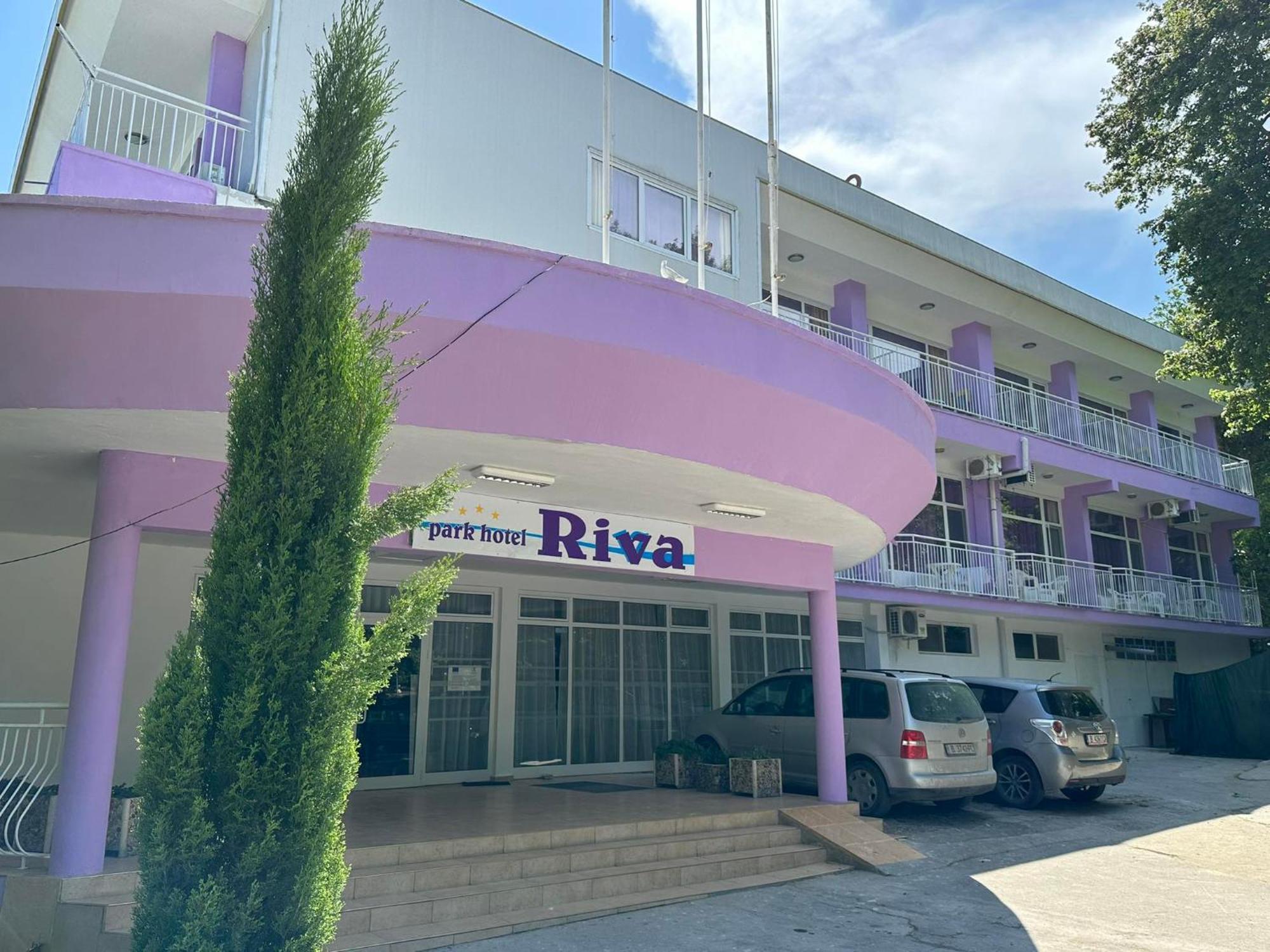 Хотел Рива Golden Sands Esterno foto