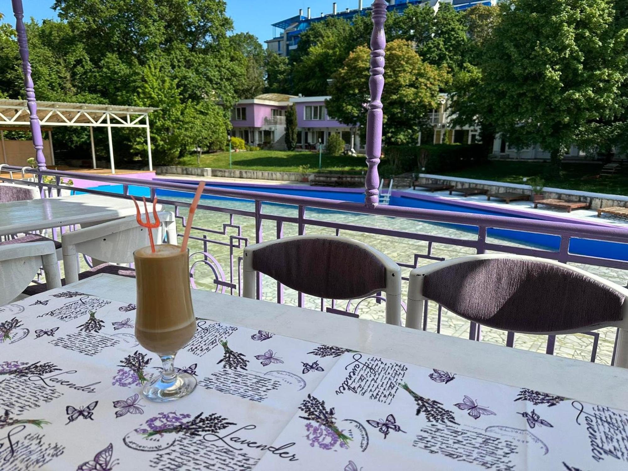 Хотел Рива Golden Sands Esterno foto
