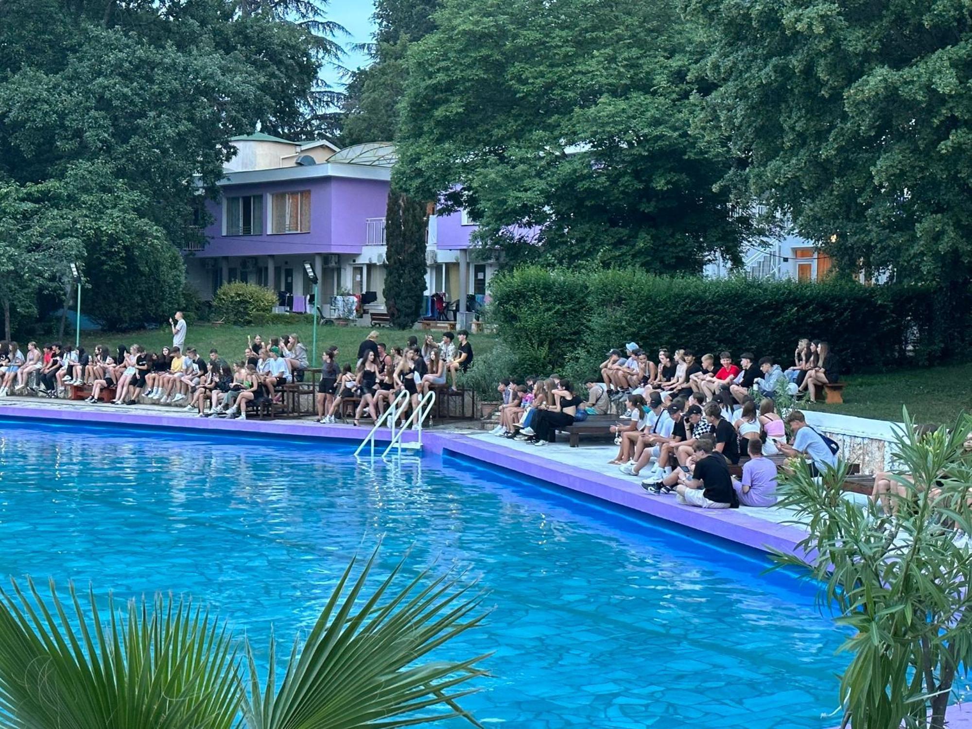 Хотел Рива Golden Sands Esterno foto