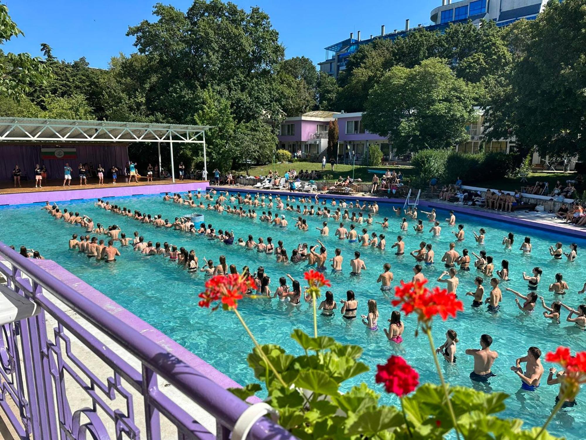 Хотел Рива Golden Sands Esterno foto