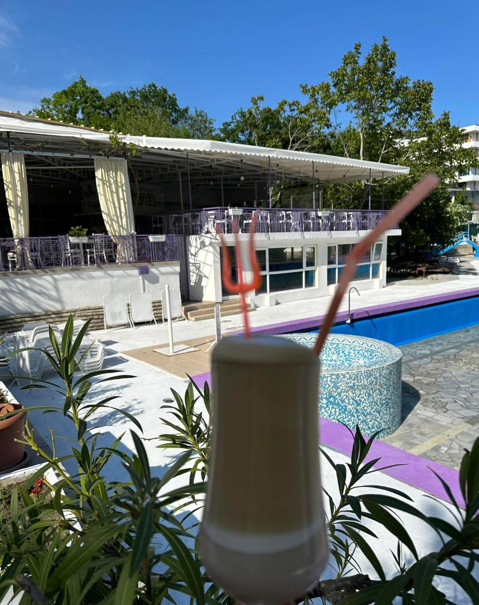 Хотел Рива Golden Sands Esterno foto