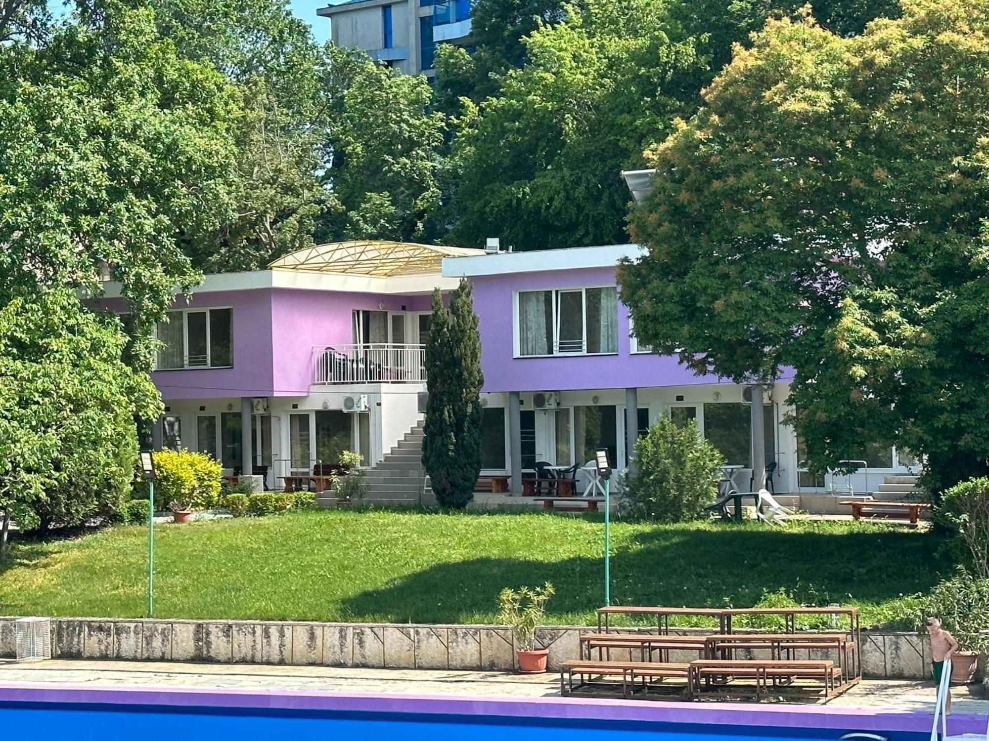 Хотел Рива Golden Sands Esterno foto