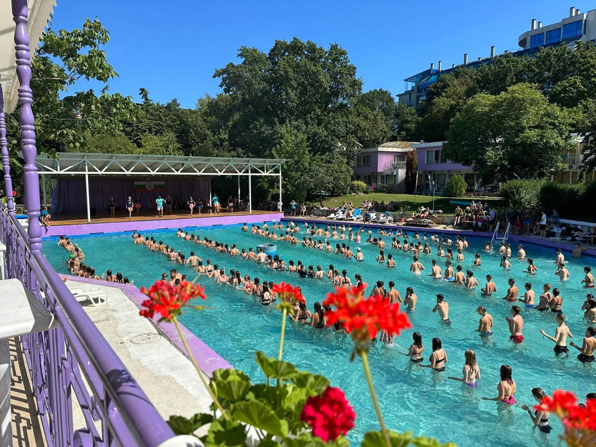 Хотел Рива Golden Sands Esterno foto