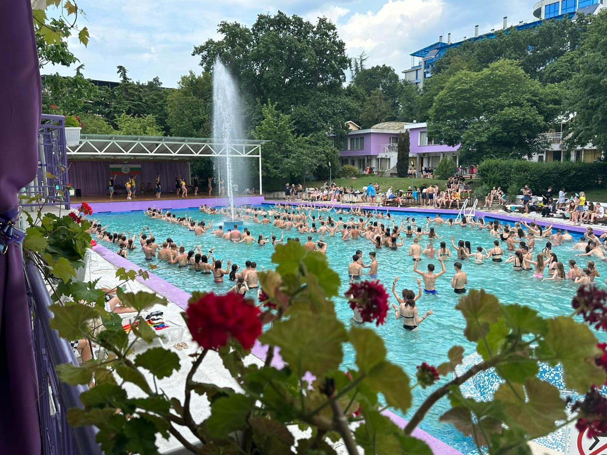 Хотел Рива Golden Sands Esterno foto