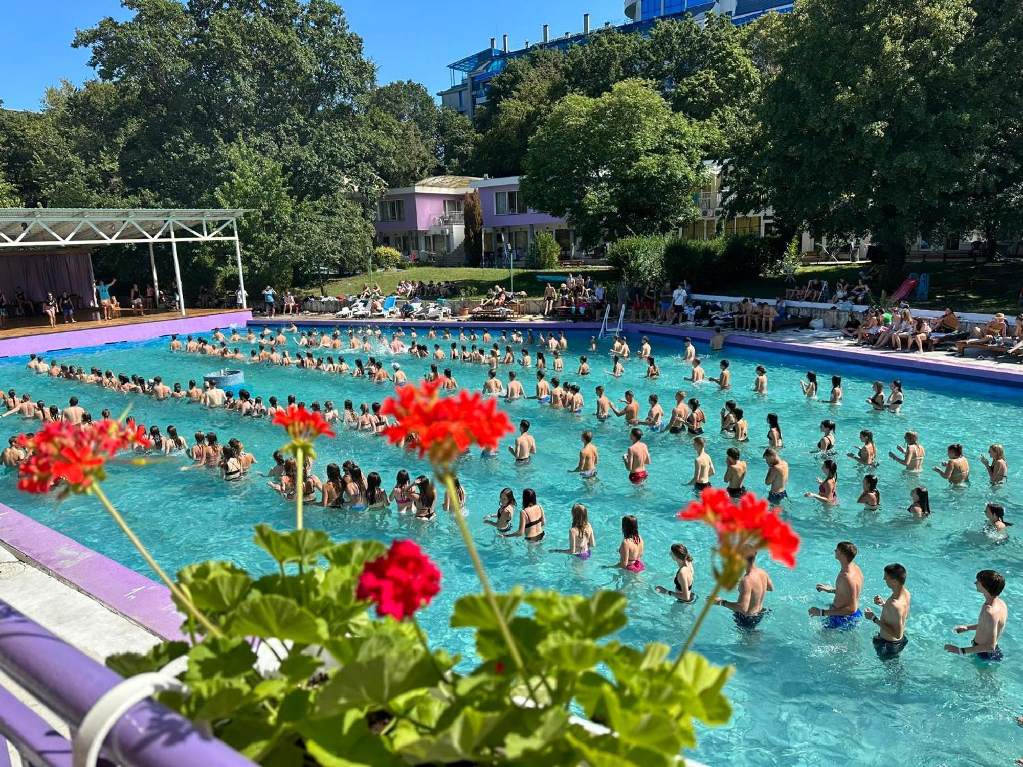 Хотел Рива Golden Sands Esterno foto