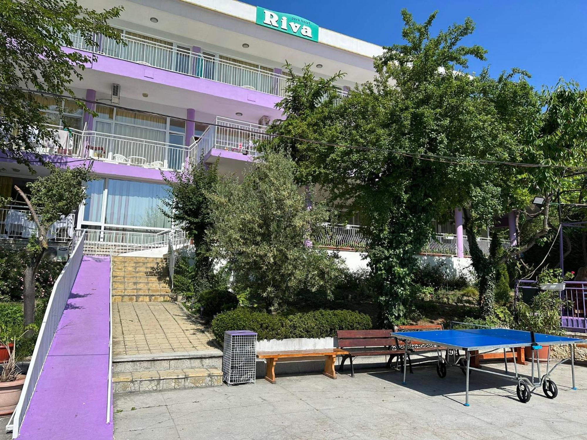 Хотел Рива Golden Sands Esterno foto