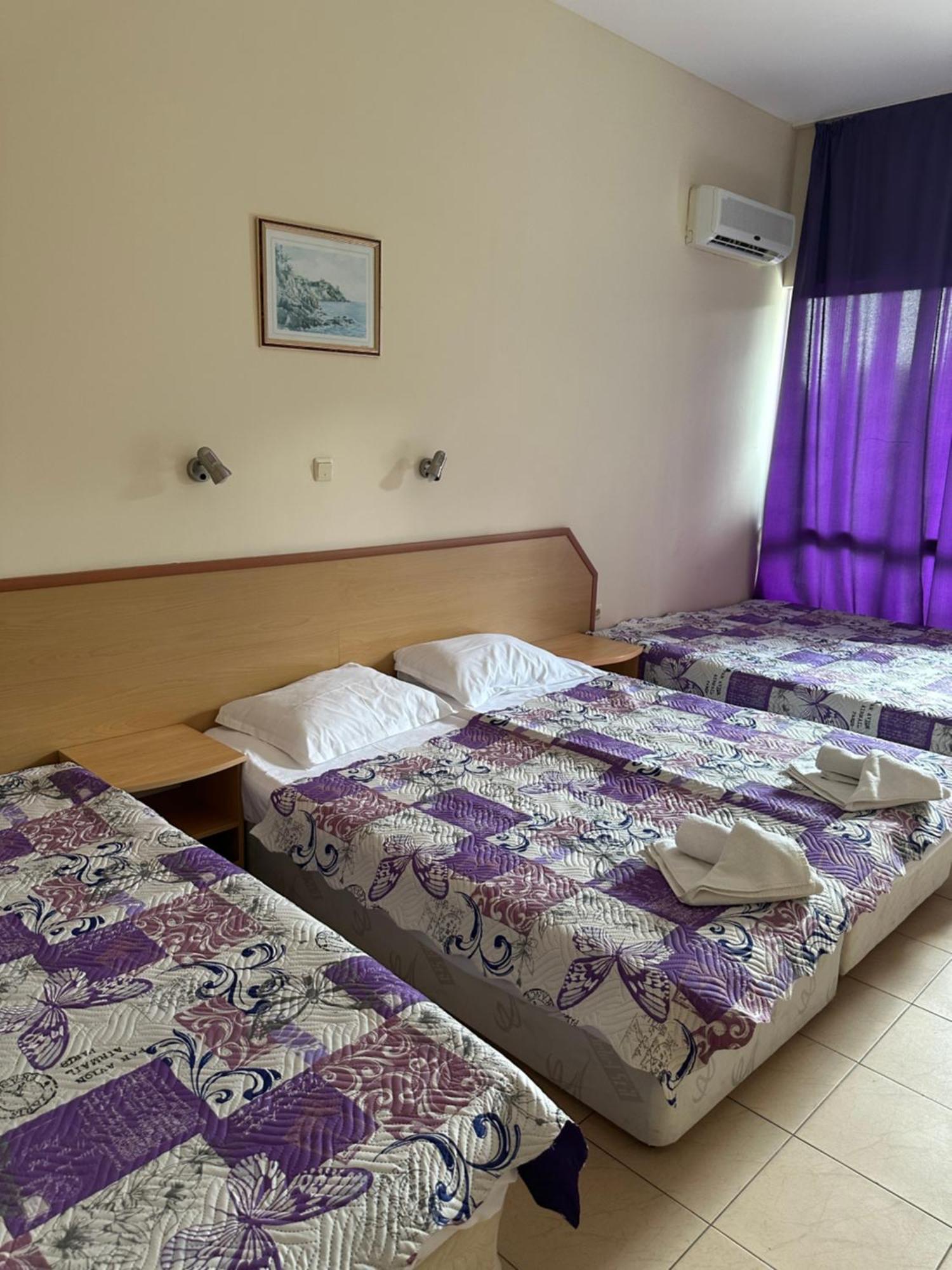 Хотел Рива Golden Sands Esterno foto